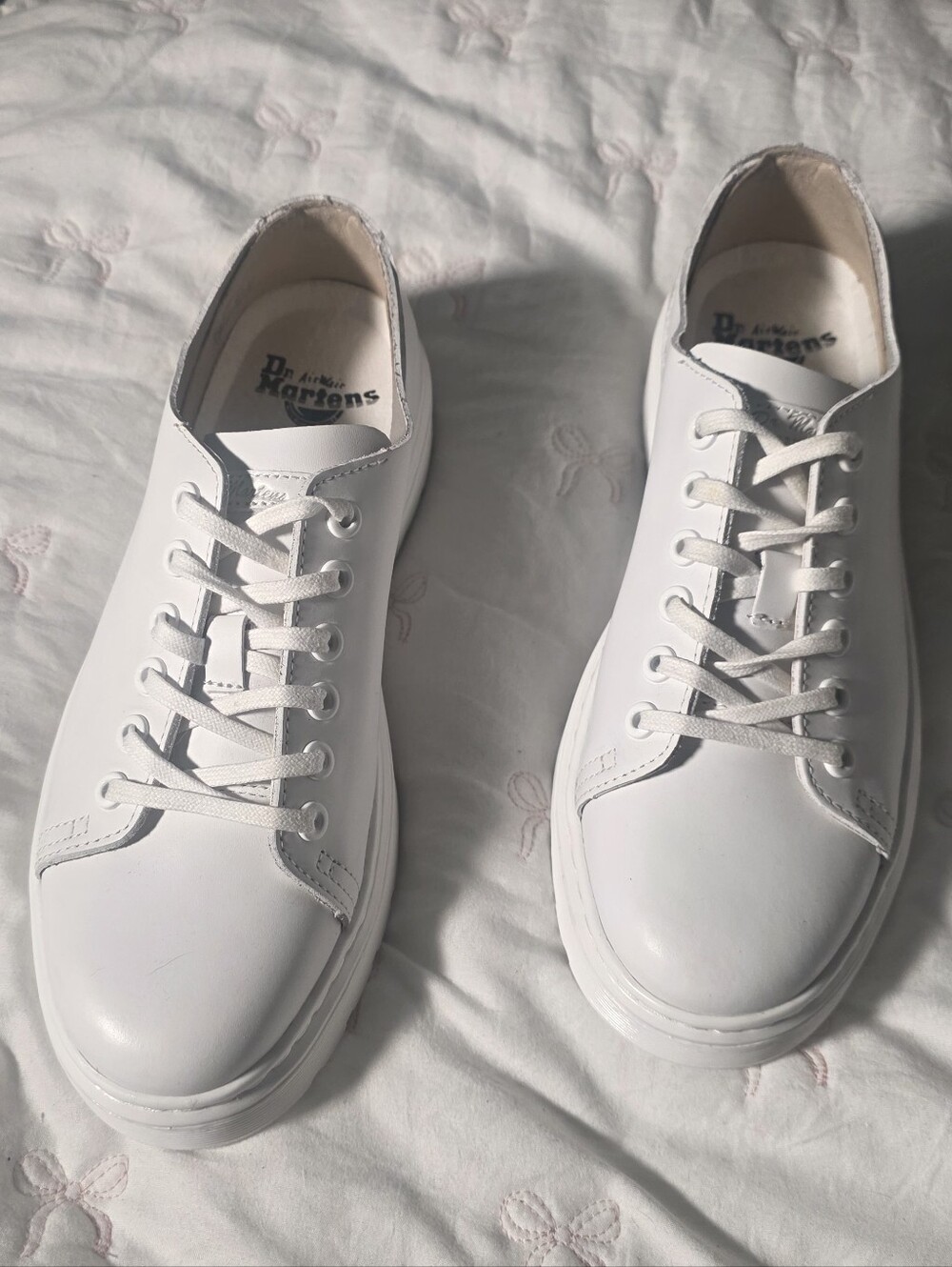 NEW NO BOX- Dr. Martens Dante White Leather 6-Eye Sneakers Women’s 9 / Men’s 8